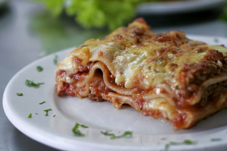 Family-Friendly Feasting: Satisfying Everyone’s Cravings with the Lasagna Recipe