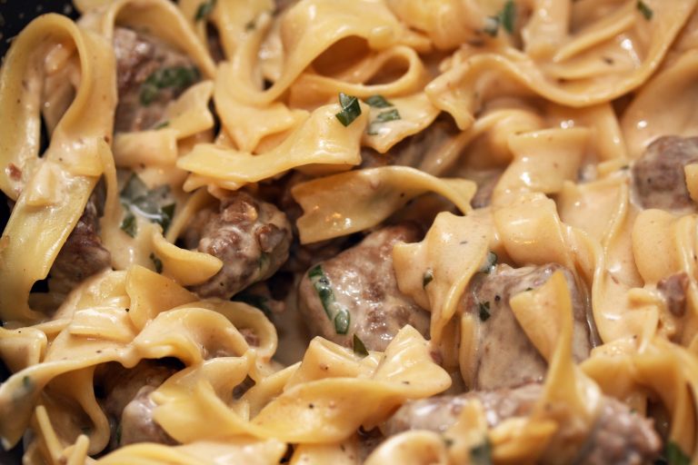 The Ultimate Guide to Making the Best Beef Stroganoff: A Step-by-Step Recipe